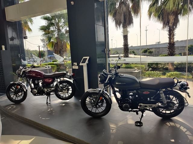 2021 Honda H'Ness CB 350 BS6 Pros and Cons