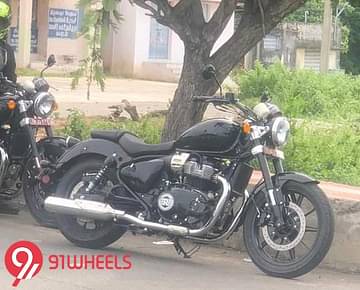 Royal Enfield Thunderbird 650 Spied 