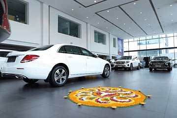 Mercedes-Benz Records Deliveries