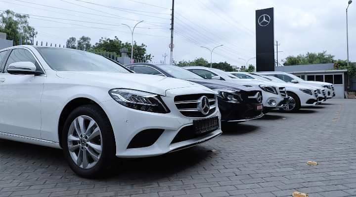 Mercedes-Benz Records 550 Cars and SUVs Deliveries During Navratri