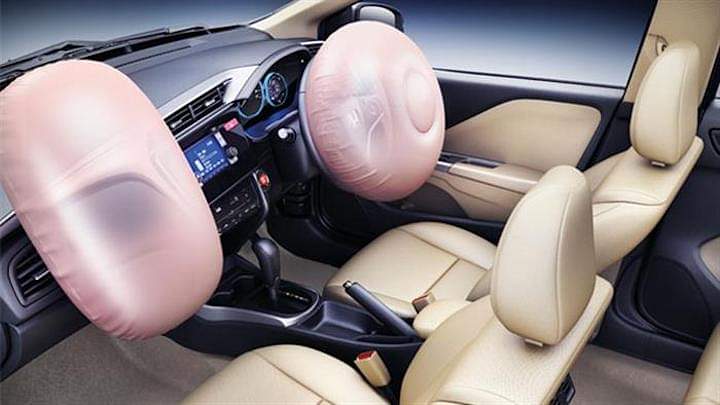 Dual Front Airbags To Be Mandatory : Know The Details