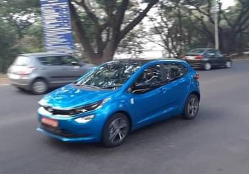 Tata Altroz Turbo Petrol Blue Colour Price