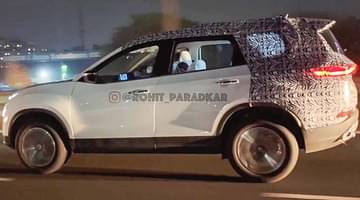 2021 Tata Safari Spied 