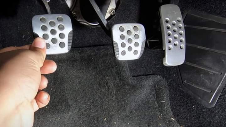 Main Reasons Responsible For Hardening of Clutch Pedal In A Manual Car
