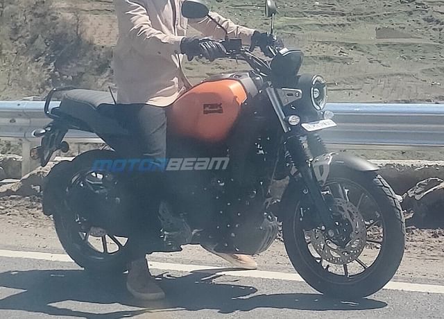 Yamaha FZ-X Spied During TVC Shoot