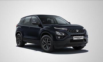 2021 tata harrier dark edition front three quarters