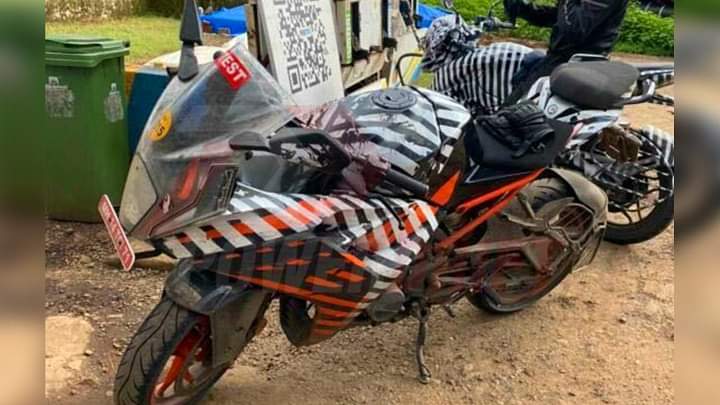 Bajaj Pulsar 250 Spotted On Test With Next-Gen KTM RC - Details