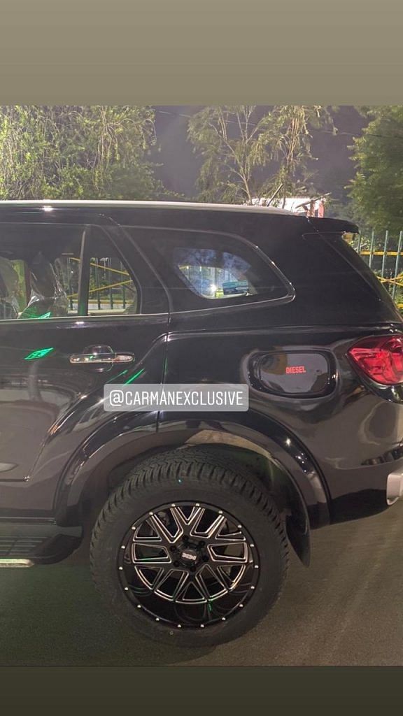 Ford Endeavour Modified into Raptor Side Profile