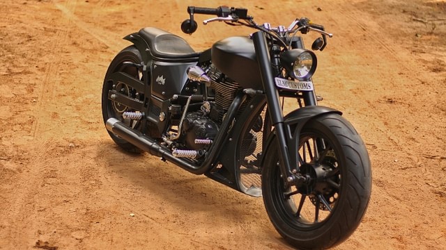 This Modified Royal Enfield Bullet is a Harley-Davidson Replica - Check Out  Images