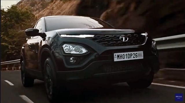 tata harrie dark edition front three quarters images