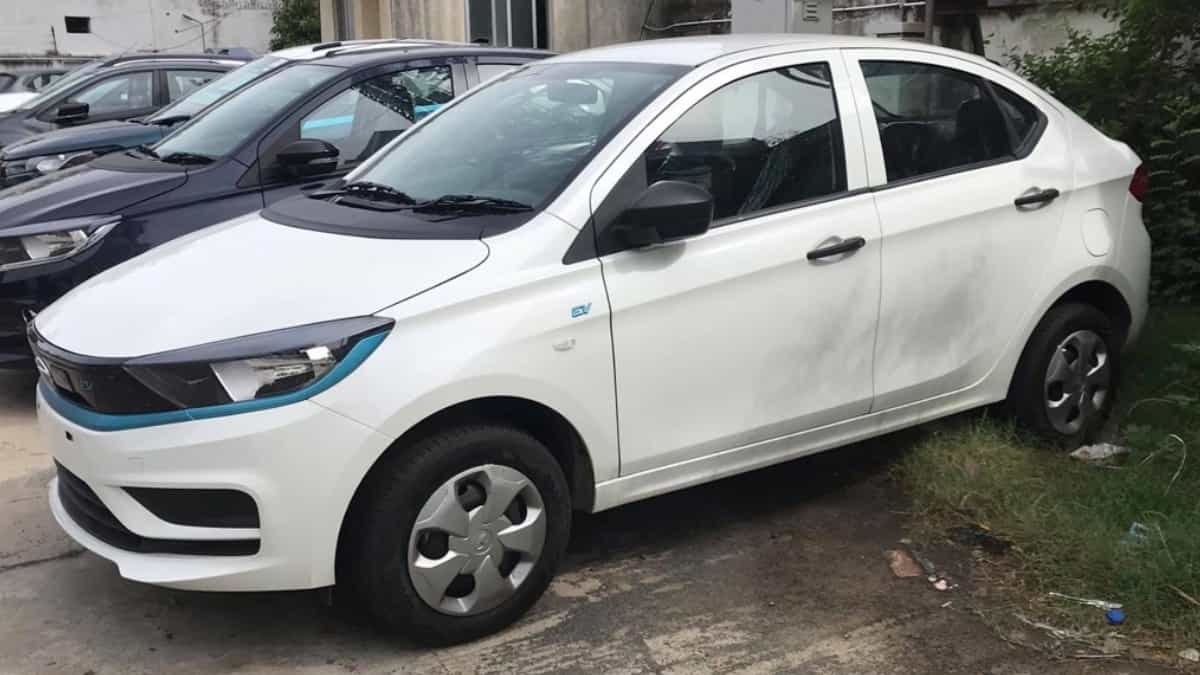 2021 Tata Xpres-T (Tigor EV Facelift) Spied at Dealership Ahead of Launch - All Details 2021 Tata Xpres-T (Tigor EV Facelift) Spied at Dealership Ahead of Launch - All Details