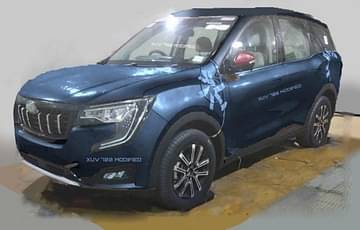 Mahindra XUV 700 in blue colour