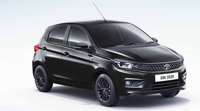 tata tiago dark edition front three quarters