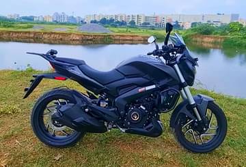 Bajaj Dominar 400 Bikes Under 5 Lakhs