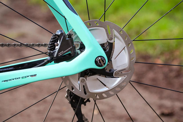 Bicycle Disc Brakes vs V-Brakes