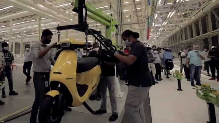 Ola S1 Electric Scooter Being Manufactured By All-Women Teams Ola S1 Electric Scooter Being Manufactured By All-Women Teams