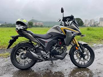 honda cb200x review side profile image