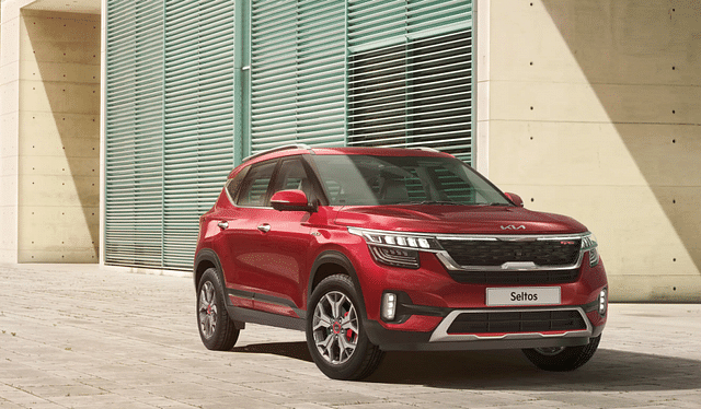 Kia Carens Vs Kia Seltos
