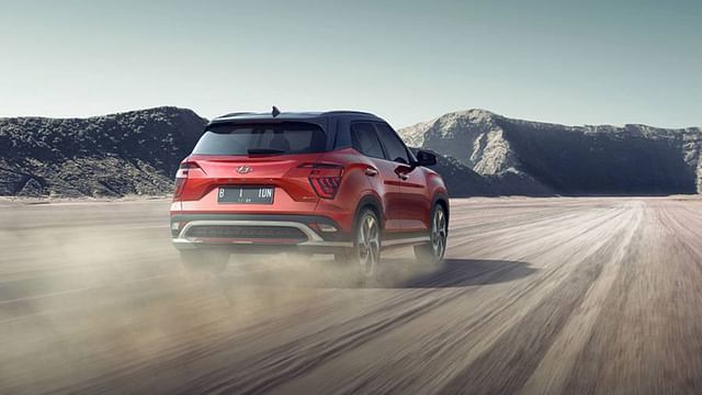2021 hyundai creta facelift images red rear three quarters