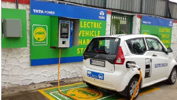 6000 EV Stations On 9 Expressways In India: Minister Mahendra Pandey 6000 EV Stations On 9 Expressways In India: Minister Mahendra Pandey