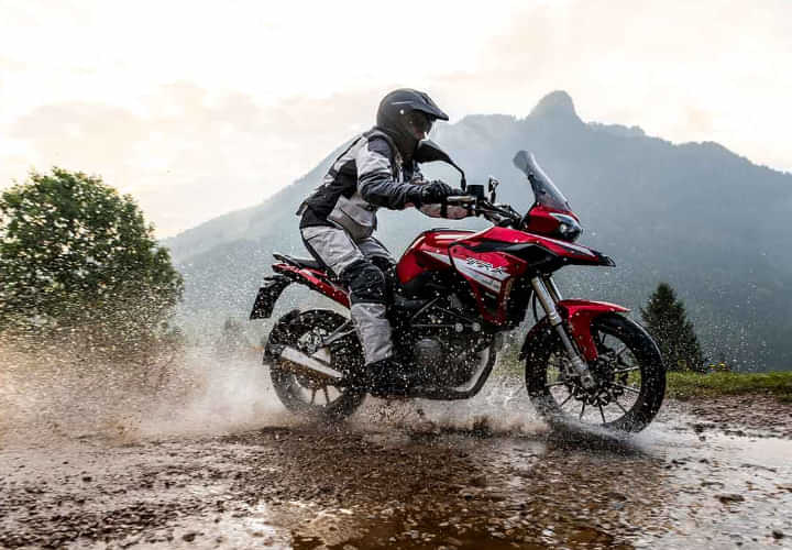 Benelli TRK 251 Vs KTM 250 Adventure - Spec Comparison