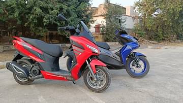 Yamaha Aerox 155 vs Aprilia SXR 160 Comparison - Blue Red