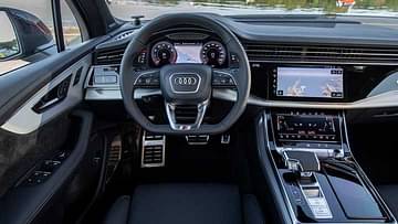 2022 audi q7 facelift interior steering wheel virtual cockpit touchscreen