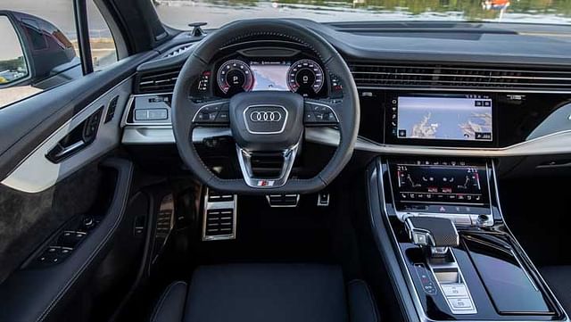 2022 audi q7 facelift interior steering wheel virtual cockpit touchscreen