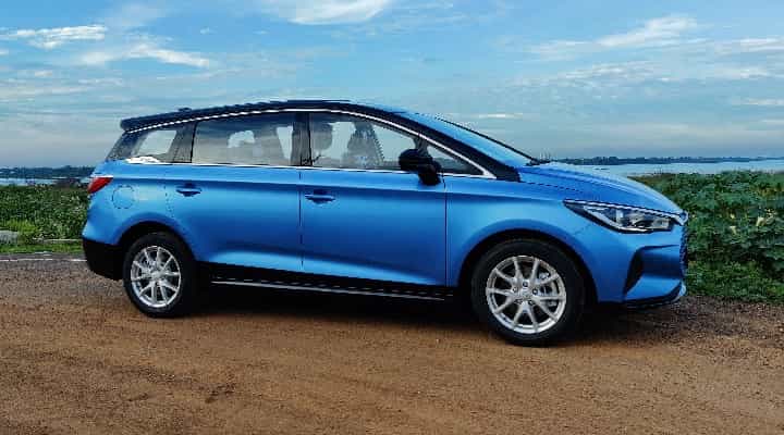 BYD e6 MPV Delivery Begins In India For B2B Customers- Details BYD e6 MPV Delivery Begins In India For B2B Customers- Details