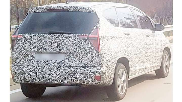 2022 Hyundai Stargazer Spied - Here Is How It Will Look In Real Life!