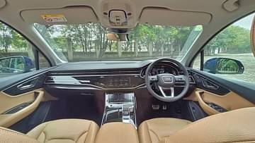 2022 Audi Q7 interior