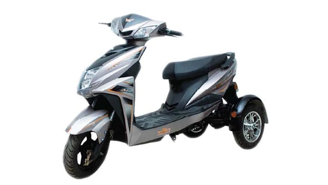 shema eagle trike ev images white front three quarters