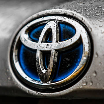 Toyota Plans hybrid