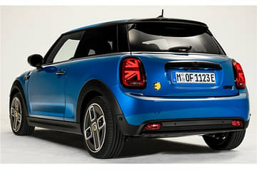 Mini Cooper SE rear profile.