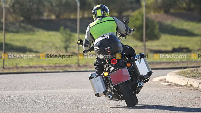 Royal Enfield Cruiser 650 rear