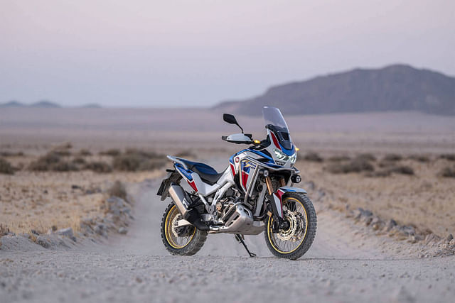 Pearl Glare White Honda Africa Twin