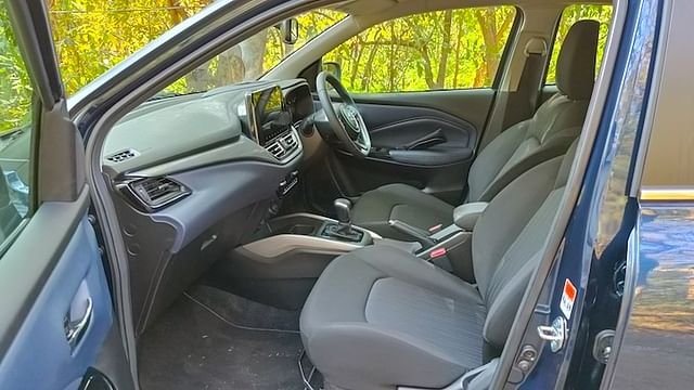 2022 maruti baleno interior