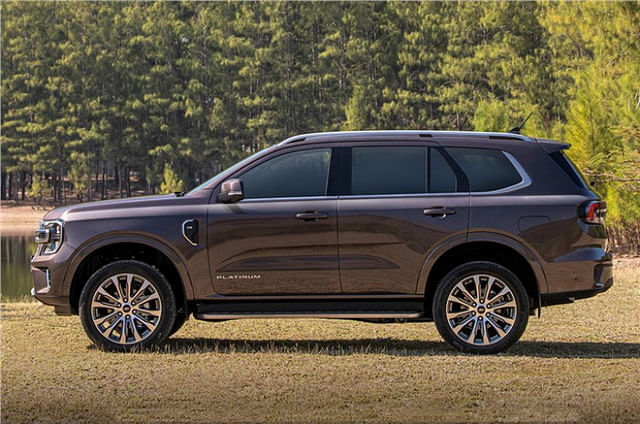 New Ford Everest side profile