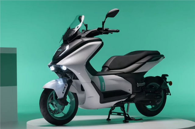 Yamaha E01 electric scooter