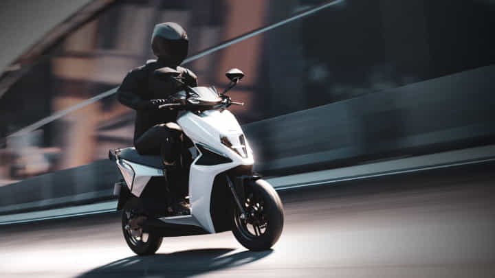 Simple One Electric Scooter That Can Go 300 Km In Full Charge Launched Simple One Electric Scooter That Can Go 300 Km In Full Charge Launched