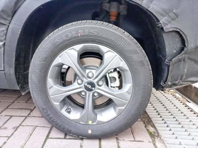 Seltos 16-inch alloy wheels