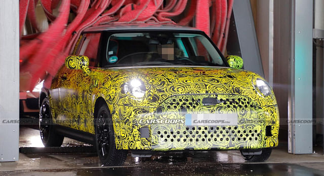 Facelifted Mini front grille, LED headlights