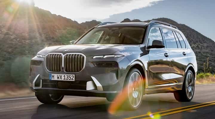 2023 BMW X7 Debuts With New Front Fascia and Updated Interior 2023 BMW X7 Debuts With New Front Fascia and Updated Interior