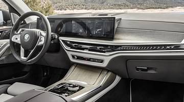 2023 BMW X7