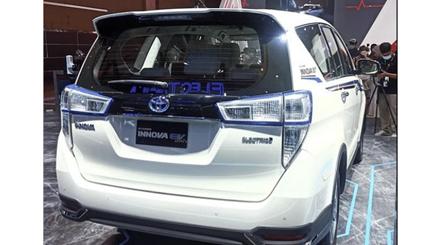 Toyota Innova EV Concept