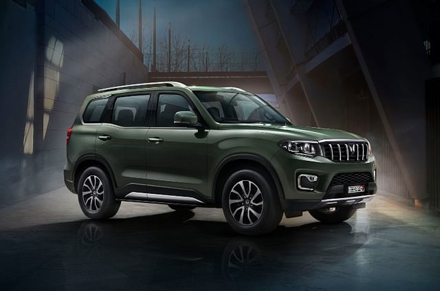 Scorpio vs Tata Safari