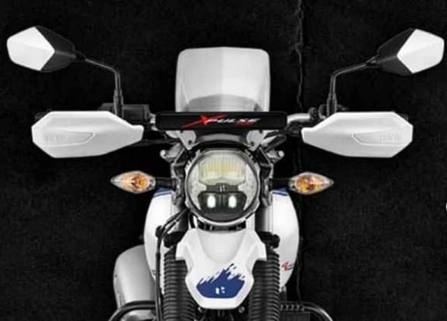2022 Hero Xpulse 200 4V headlight