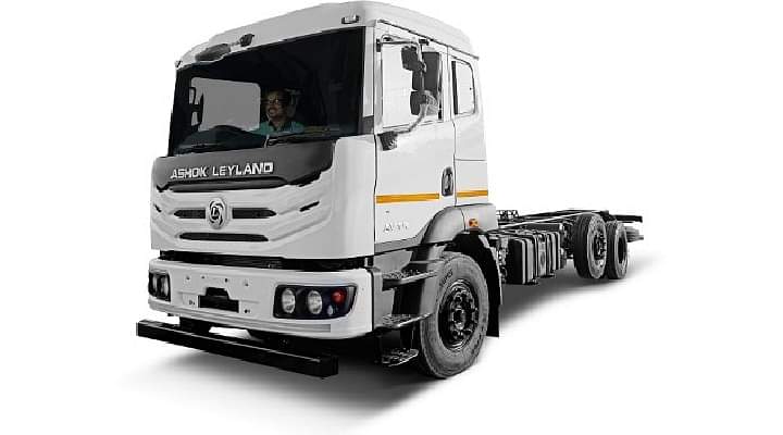 Ashok Leyland Launches New AVTR 2620, Industry's First 8-Wheel Truck Ashok Leyland Launches New AVTR 2620, Industry's First 8-Wheel Truck