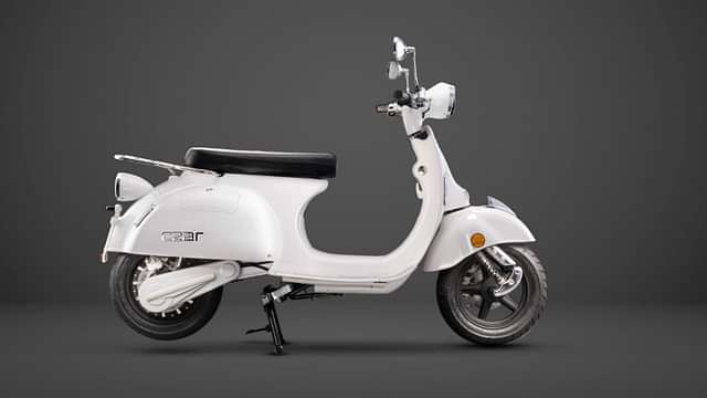 EVeium Czar Electric Scooter Debuts At Rs 2.16 Lakh With 150 Km Range