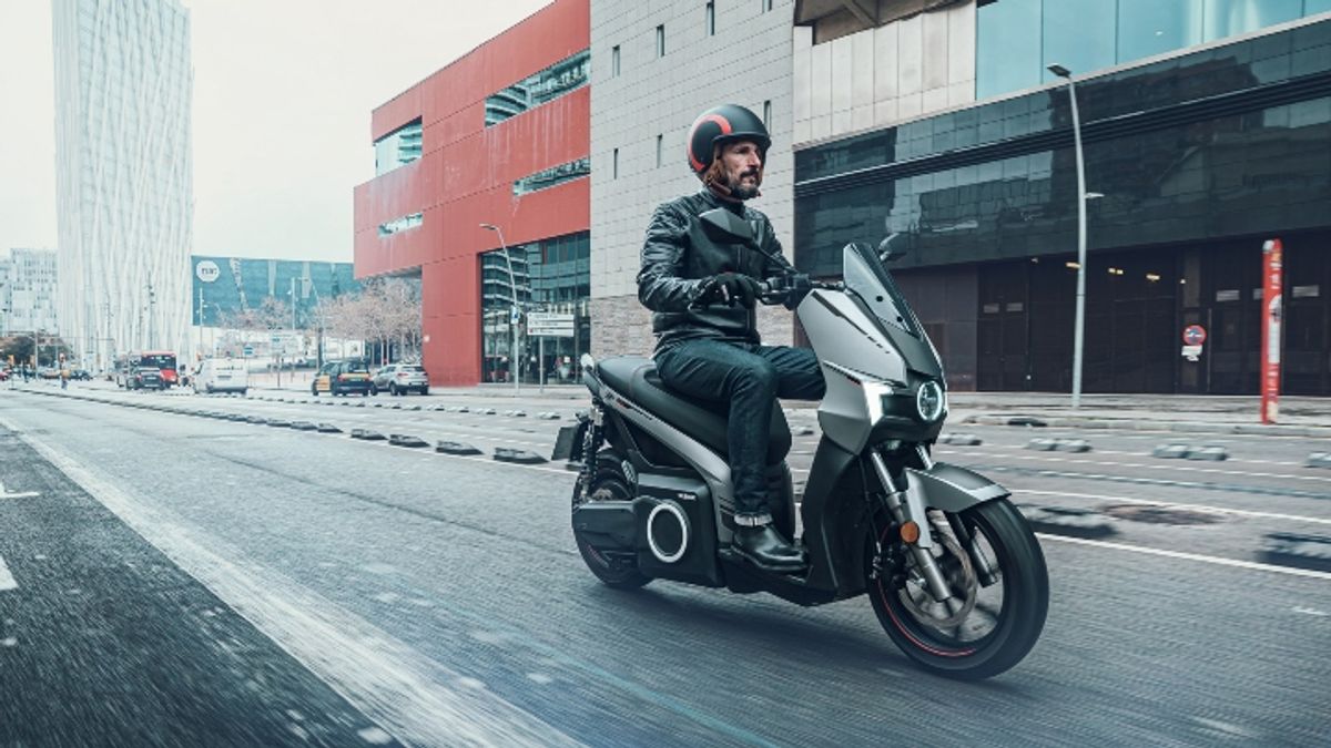 Silence S01 Plus Launched At Rs 6.5 Lakh - Offers 137 Km Range Silence S01 Plus Launched At Rs 6.5 Lakh - Offers 137 Km Range